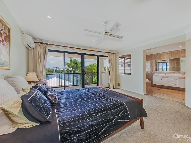1 Waterfront Court, Twin Waters QLD 4564