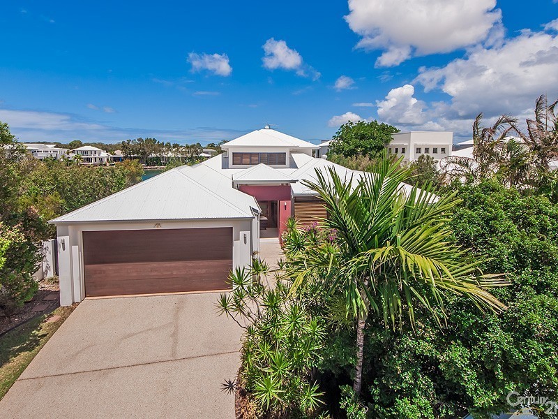 1 Waterfront Court, Twin Waters QLD 4564