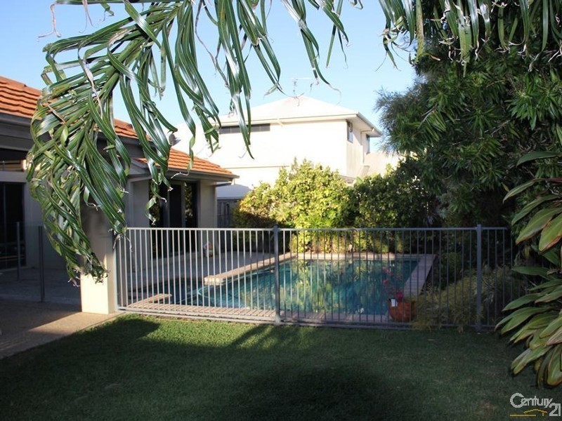 71 Stillwater Drive, Twin Waters QLD 4564