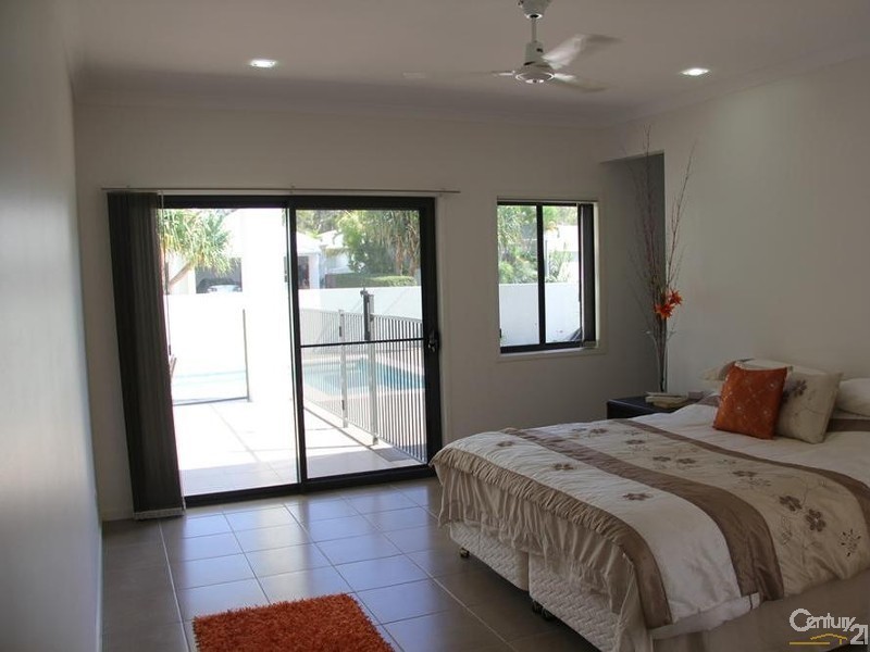 64 Anchorage Circuit, Twin Waters QLD 4564