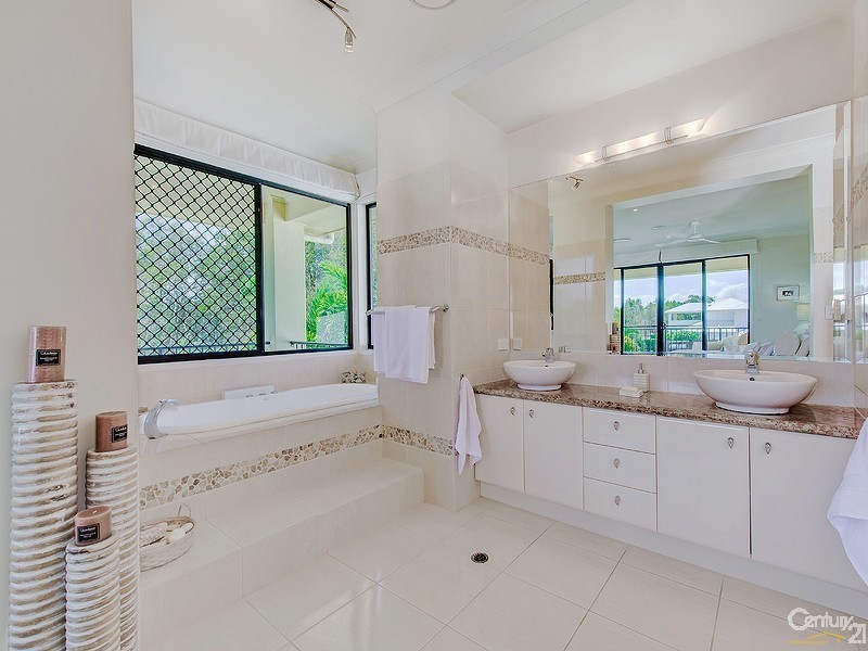 23 Hetherington Drive, Twin Waters QLD 4564