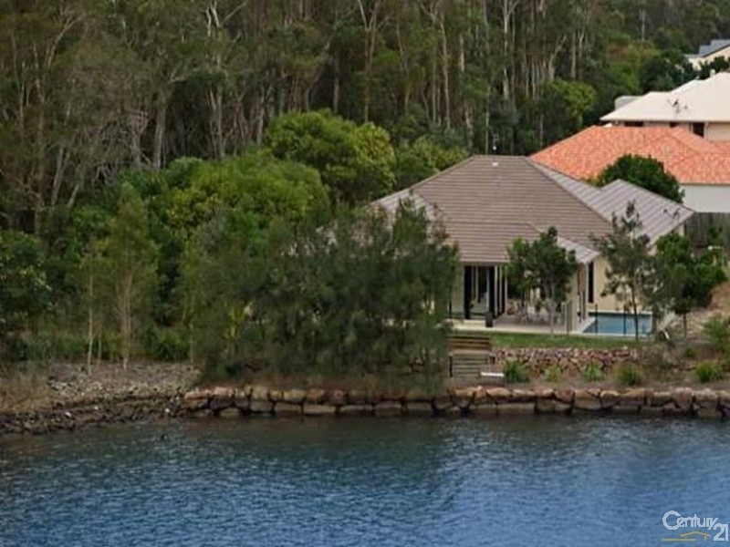 14 Veerings Crescent, Twin Waters QLD 4564