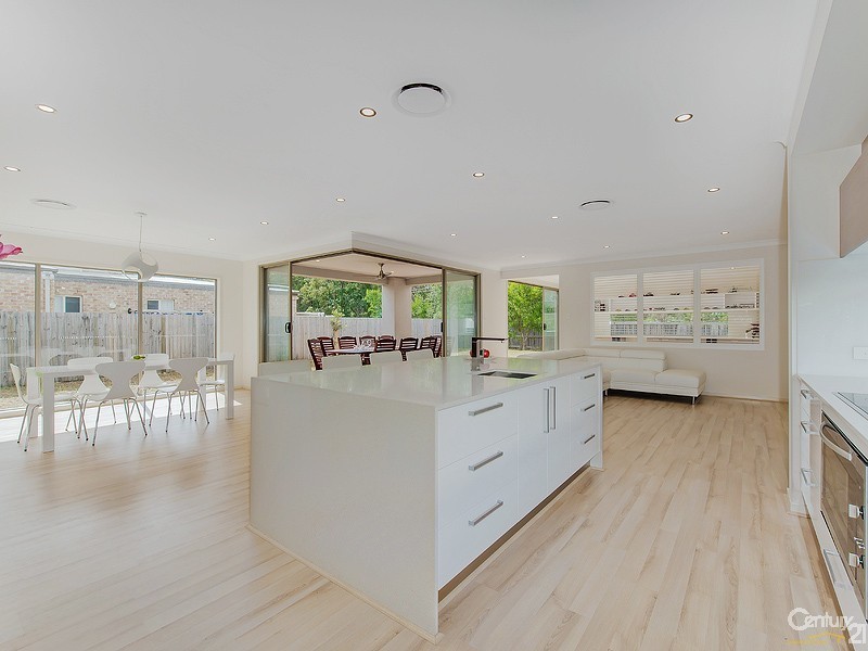 37 Ameen Circuit, Mudjimba QLD 4564