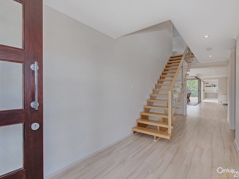 37 Ameen Circuit, Mudjimba QLD 4564