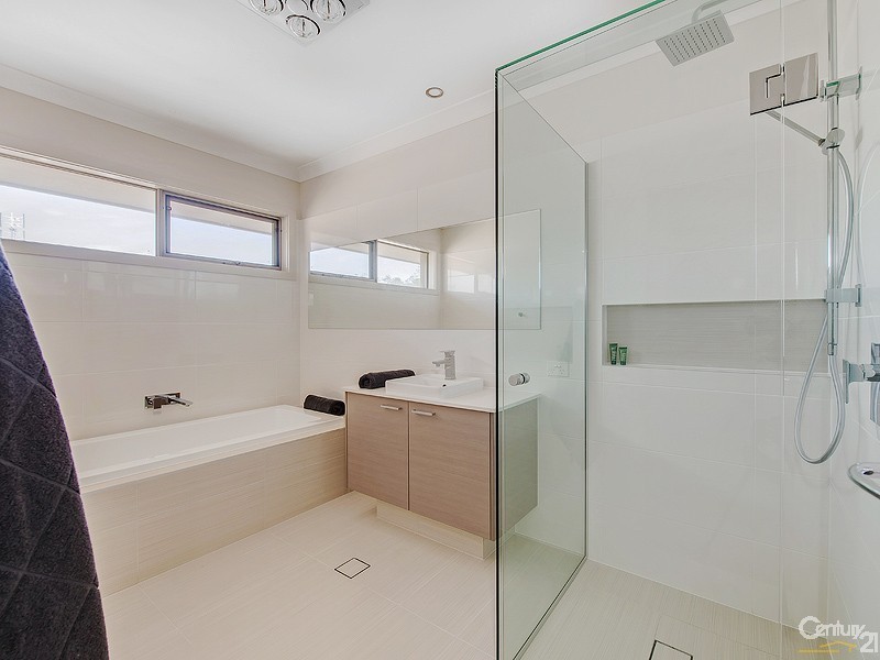 37 Ameen Circuit, Mudjimba QLD 4564