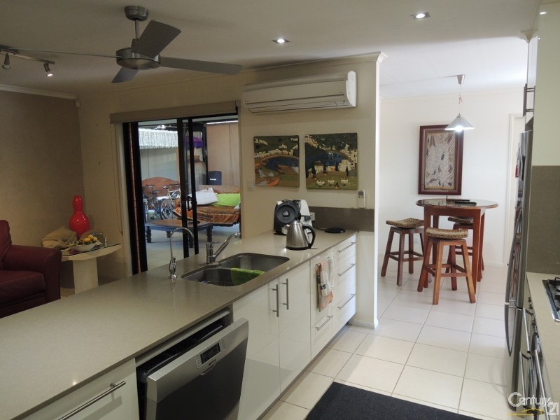 62 Boomba Street, Pacific Paradise QLD 4564