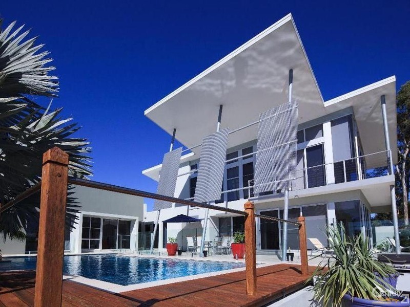 5 River Edge Court, Twin Waters QLD 4564