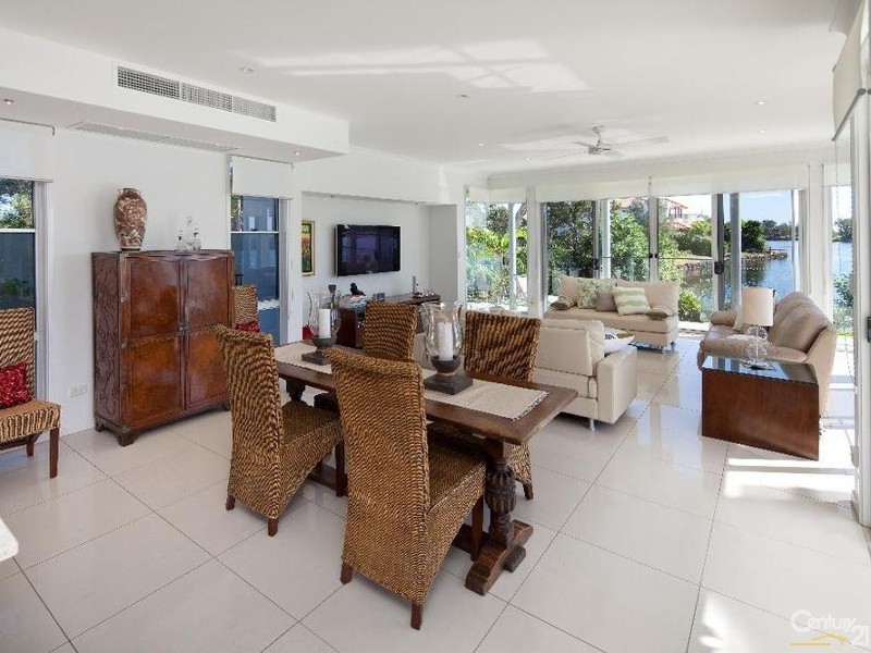 5 River Edge Court, Twin Waters QLD 4564