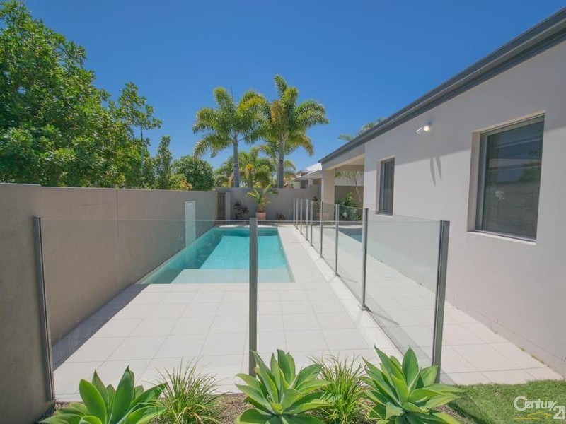 7 Parsons Bank Drive, Twin Waters QLD 4564