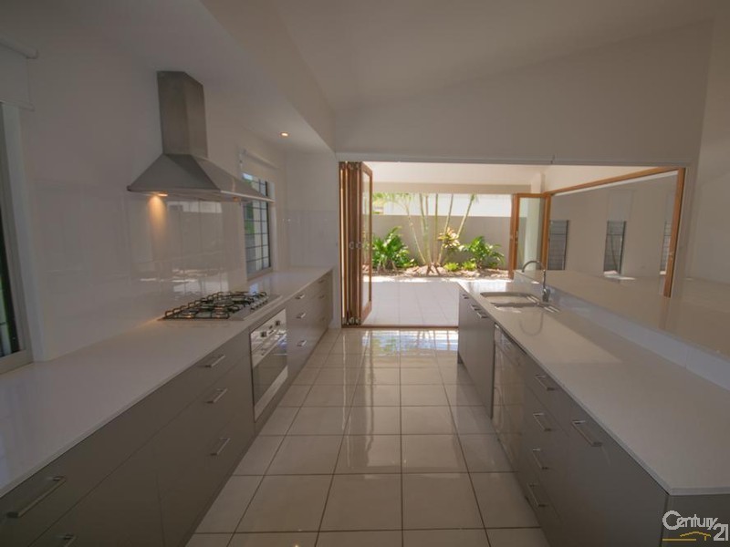 7 Parsons Bank Drive, Twin Waters QLD 4564