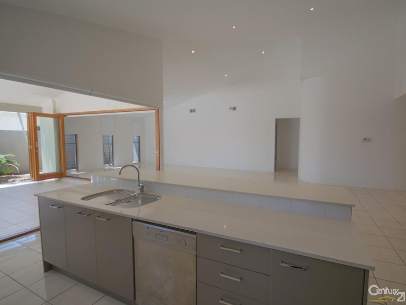 7 Parsons Bank Drive, Twin Waters QLD 4564