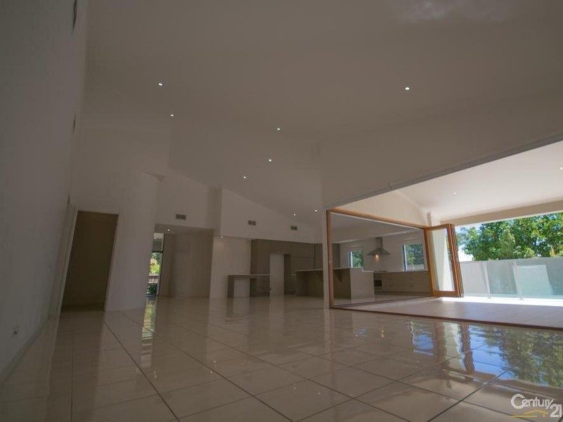 7 Parsons Bank Drive, Twin Waters QLD 4564