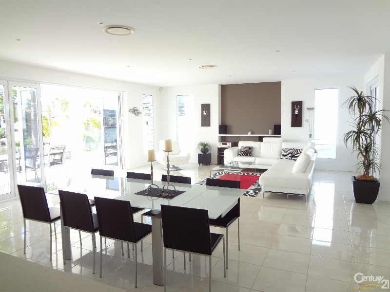 8 Oceanic Court, Twin Waters QLD 4564
