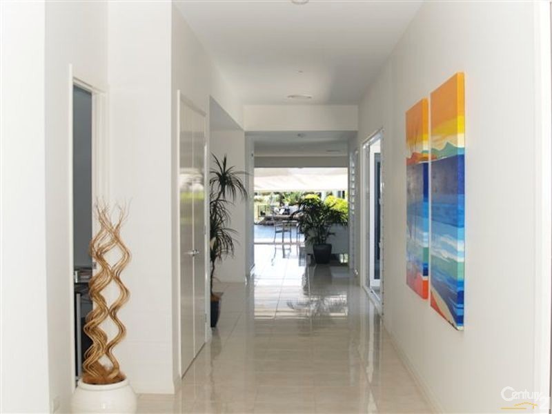 8 Oceanic Court, Twin Waters QLD 4564