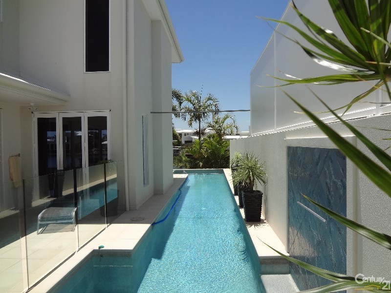 8 Oceanic Court, Twin Waters QLD 4564