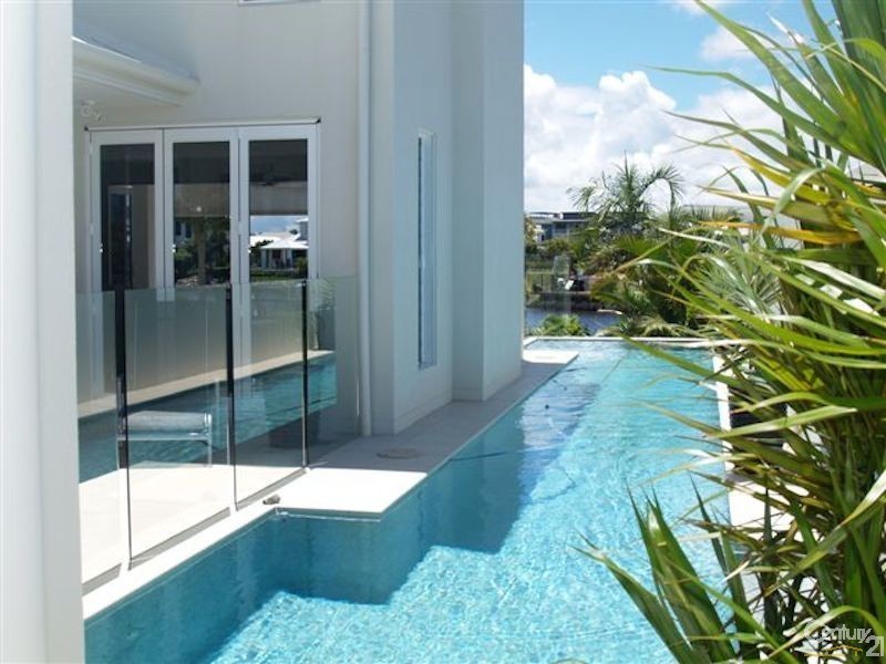 8 Oceanic Court, Twin Waters QLD 4564