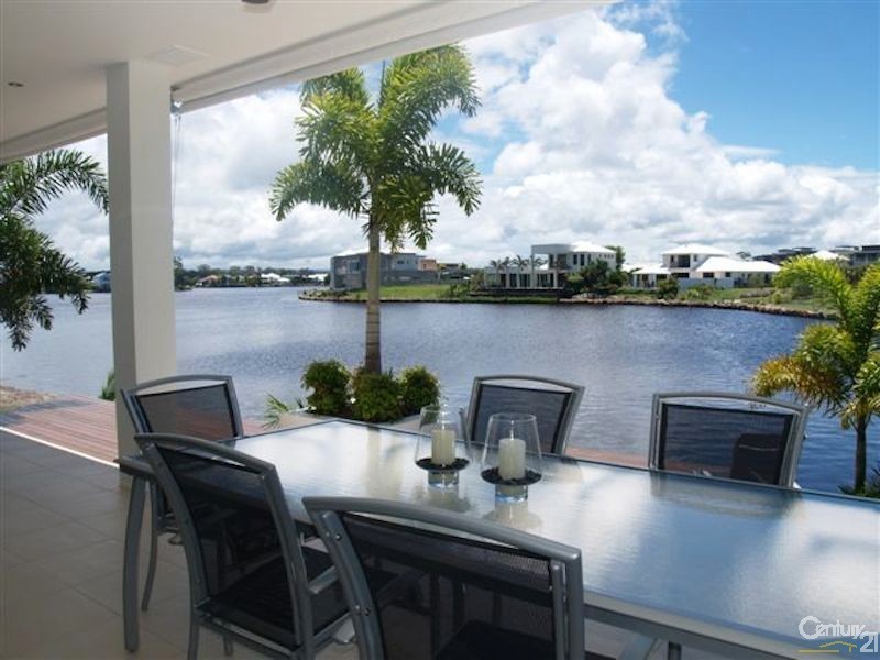 8 Oceanic Court, Twin Waters QLD 4564