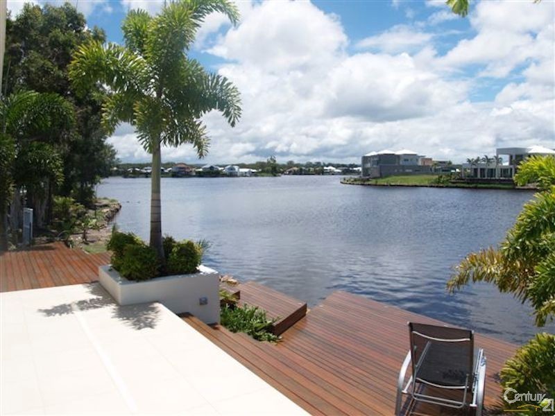 8 Oceanic Court, Twin Waters QLD 4564