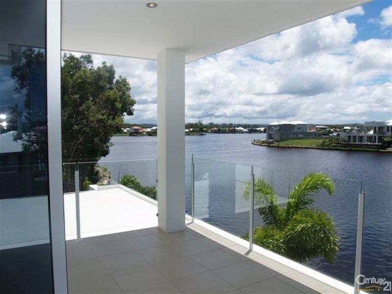 8 Oceanic Court, Twin Waters QLD 4564