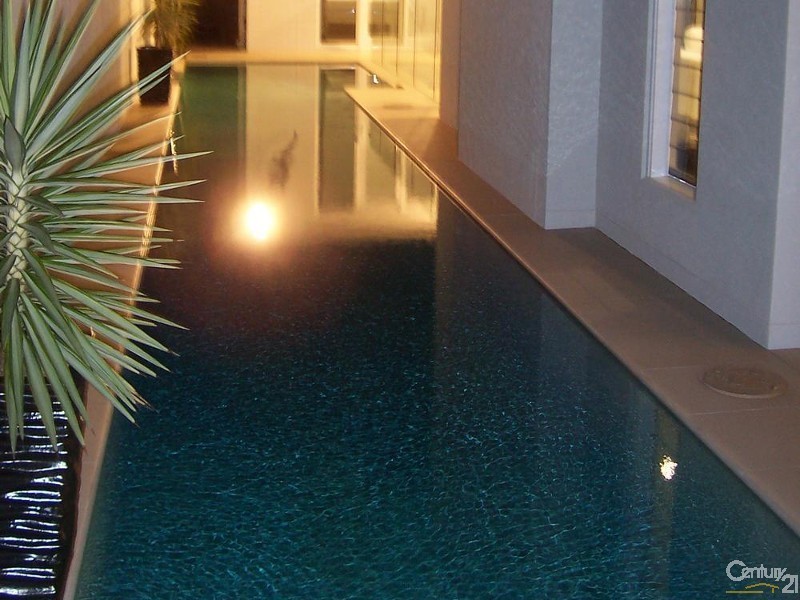 8 Oceanic Court, Twin Waters QLD 4564