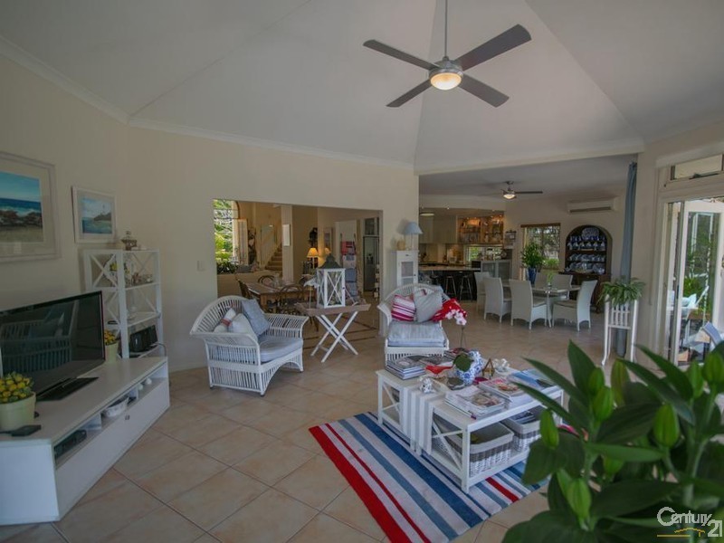 14 Spinifex Place, Twin Waters QLD 4564