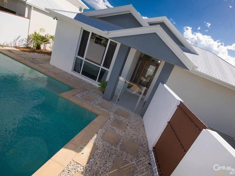 6 Oyster Court, Twin Waters QLD 4564