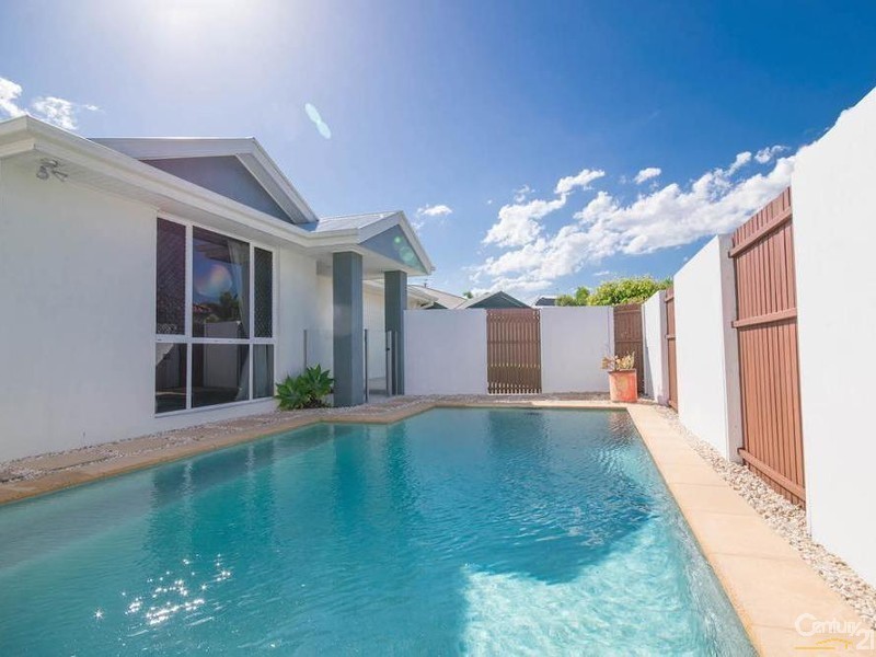 6 Oyster Court, Twin Waters QLD 4564