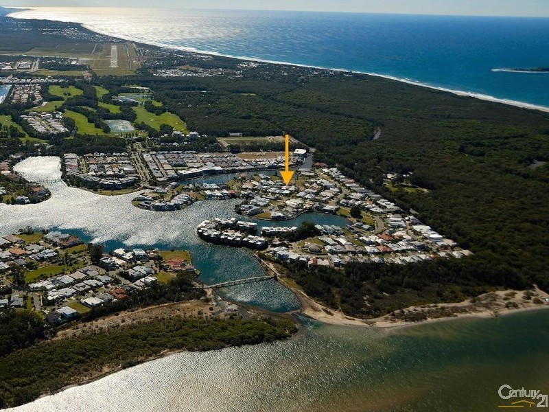 6 Oyster Court, Twin Waters QLD 4564