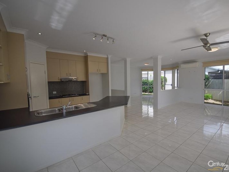 6 Oyster Court, Twin Waters QLD 4564