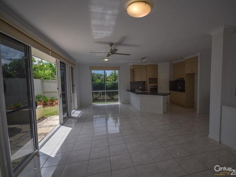 6 Oyster Court, Twin Waters QLD 4564