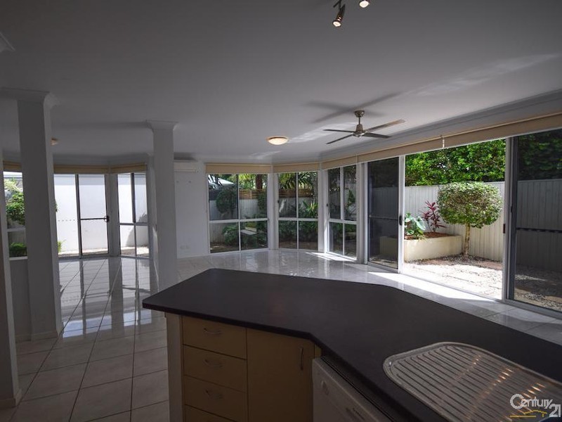 6 Oyster Court, Twin Waters QLD 4564