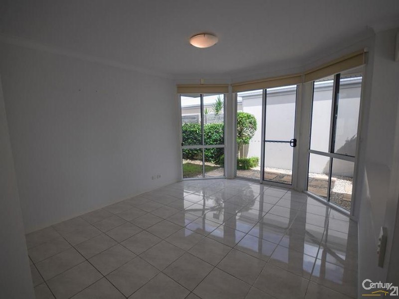 6 Oyster Court, Twin Waters QLD 4564