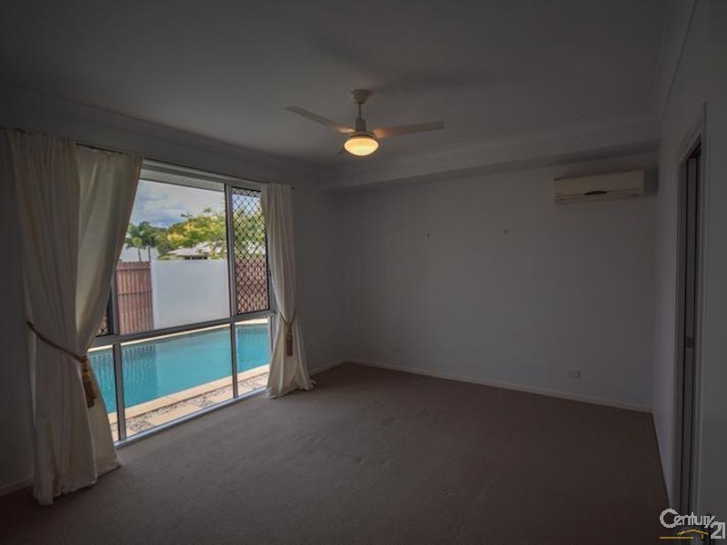 6 Oyster Court, Twin Waters QLD 4564