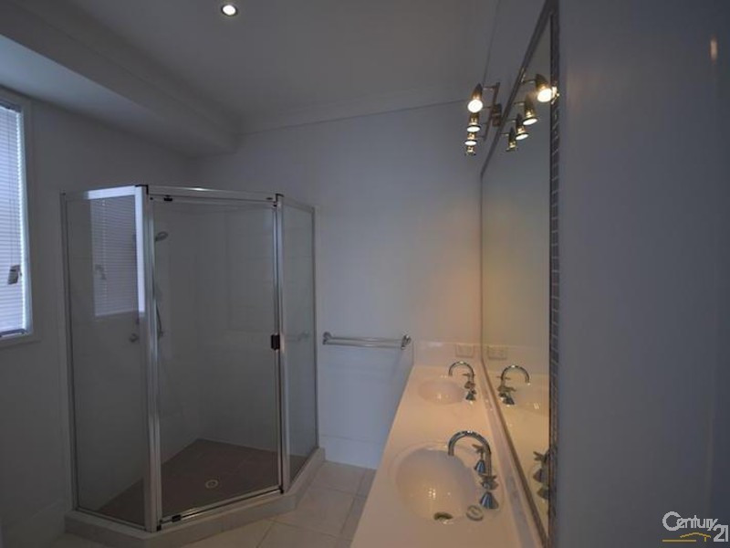 6 Oyster Court, Twin Waters QLD 4564