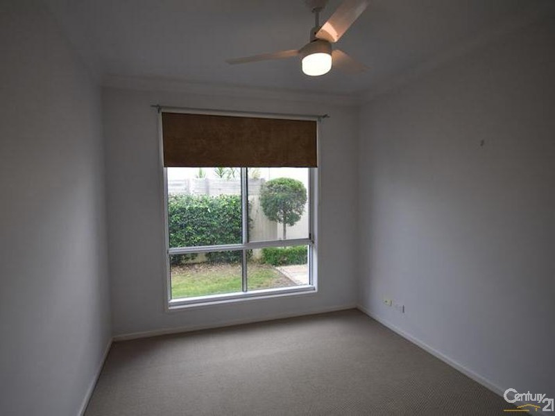 6 Oyster Court, Twin Waters QLD 4564