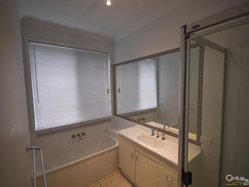 6 Oyster Court, Twin Waters QLD 4564