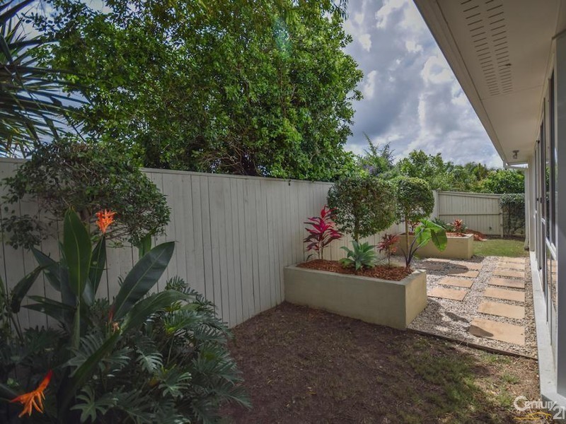 6 Oyster Court, Twin Waters QLD 4564