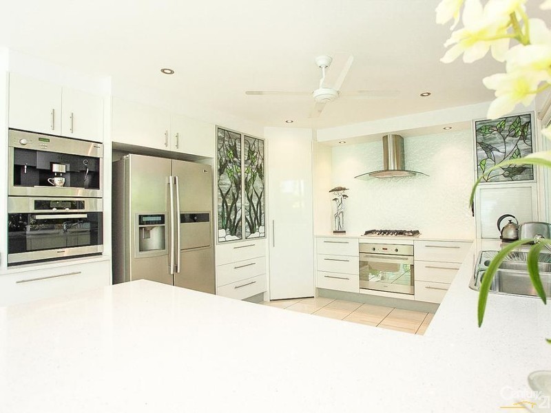 32 Stillwater Drive, Twin Waters QLD 4564