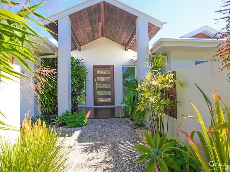 32 Stillwater Drive, Twin Waters QLD 4564