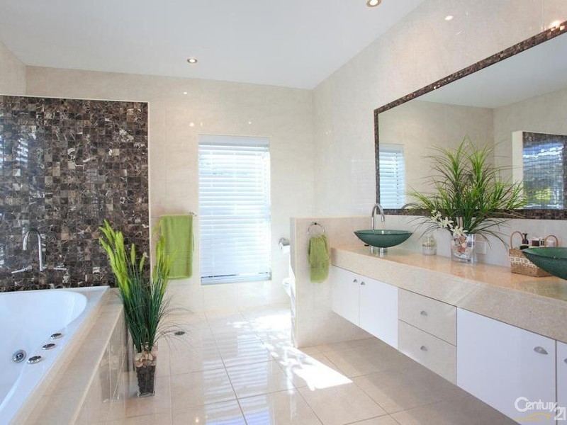 32 Stillwater Drive, Twin Waters QLD 4564