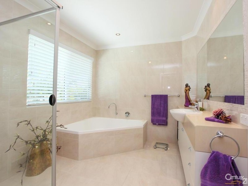 32 Stillwater Drive, Twin Waters QLD 4564