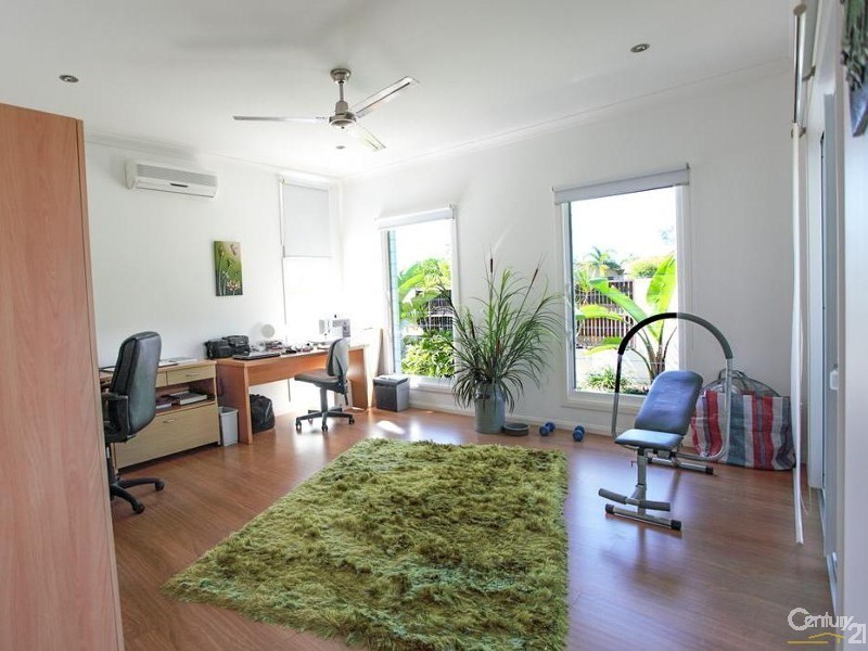 32 Stillwater Drive, Twin Waters QLD 4564