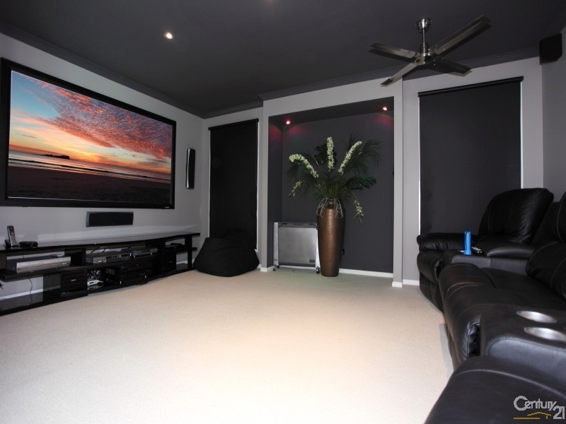 32 Stillwater Drive, Twin Waters QLD 4564