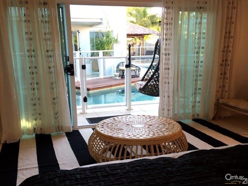 32 Stillwater Drive, Twin Waters QLD 4564