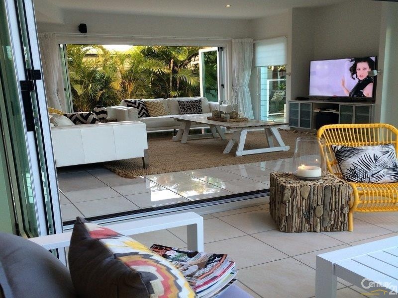 32 Stillwater Drive, Twin Waters QLD 4564