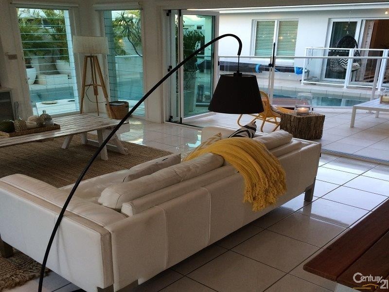 32 Stillwater Drive, Twin Waters QLD 4564