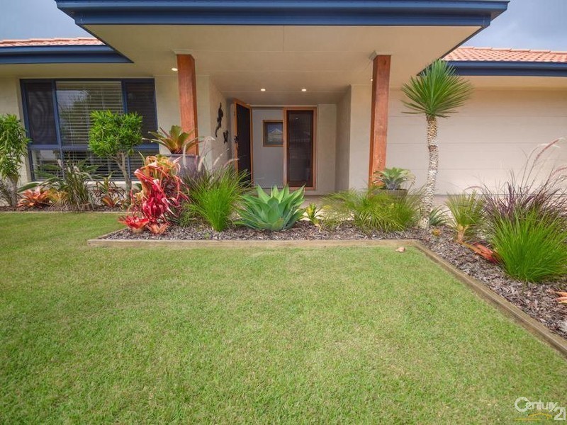 32 Veerings Crescent, Twin Waters QLD 4564