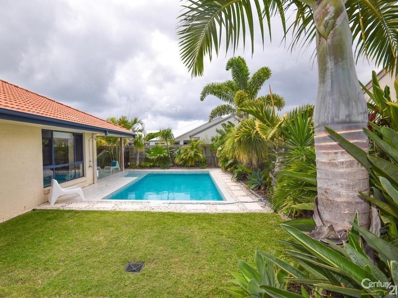 32 Veerings Crescent, Twin Waters QLD 4564