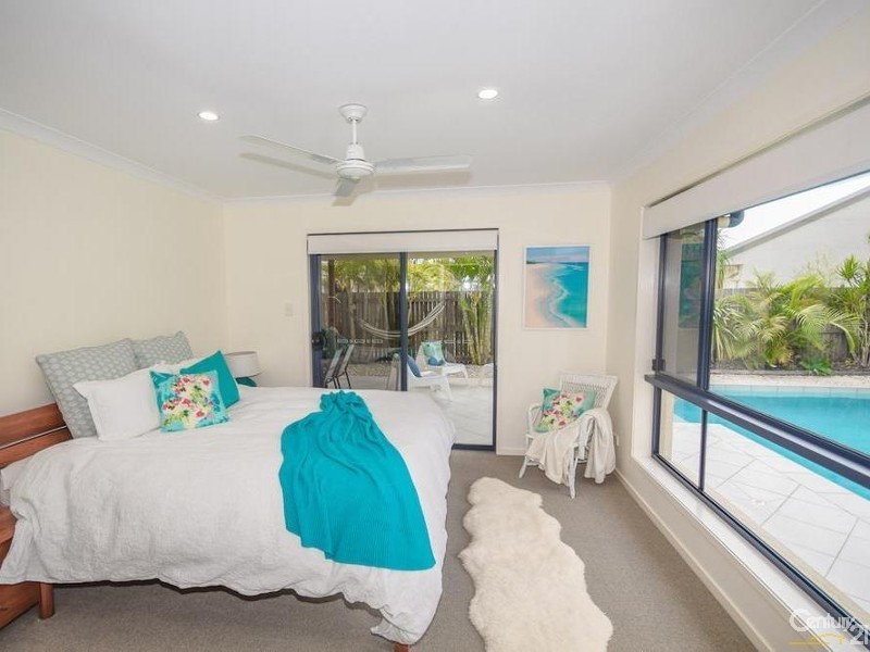 32 Veerings Crescent, Twin Waters QLD 4564