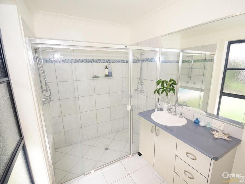 32 Veerings Crescent, Twin Waters QLD 4564